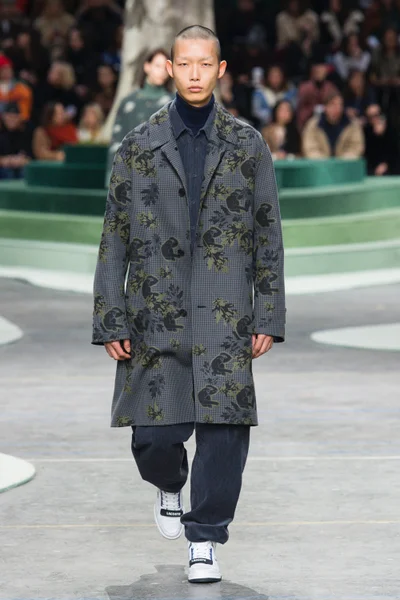 Look 50